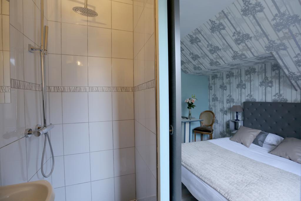 Auberge La Pomme De Pin Hotel Senonches Quarto foto